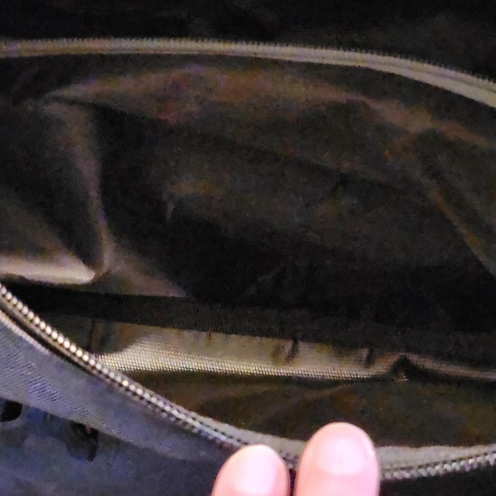 Thule Covert DSLR backpack - Picture 5 of 9
